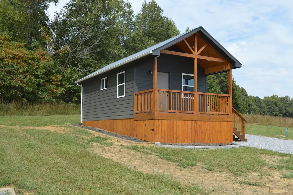 #1 Quaint Hillside Cabin