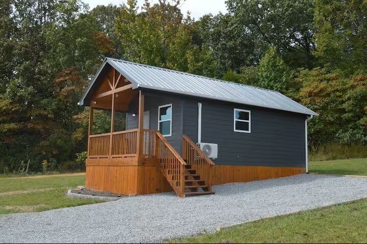 #2 Quaint Hillside Cabin